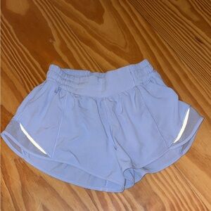 Lululemon Hotty Hot Low-Rise Lined Short 2.5